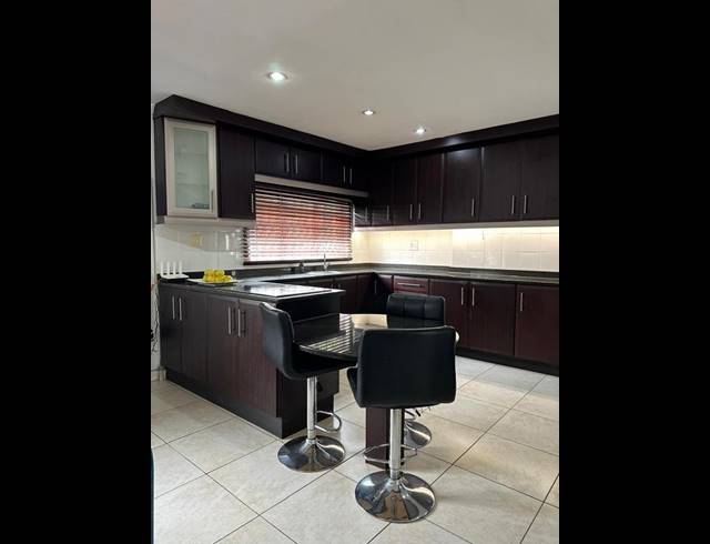 6 BEDROOM HOUSE FOR SALE IN ESCOMBE